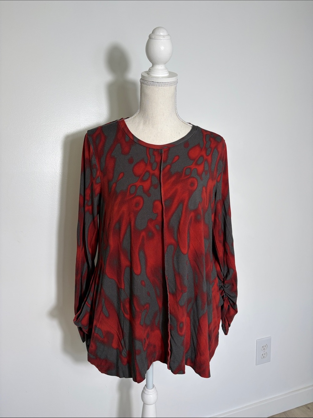 Ozai N Ku Women's Red & Gray Long Sleeve Swing Top XL